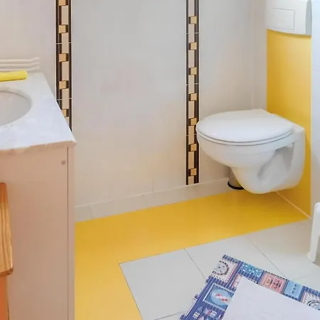 2 Bedroom Lovely In 펜션 *